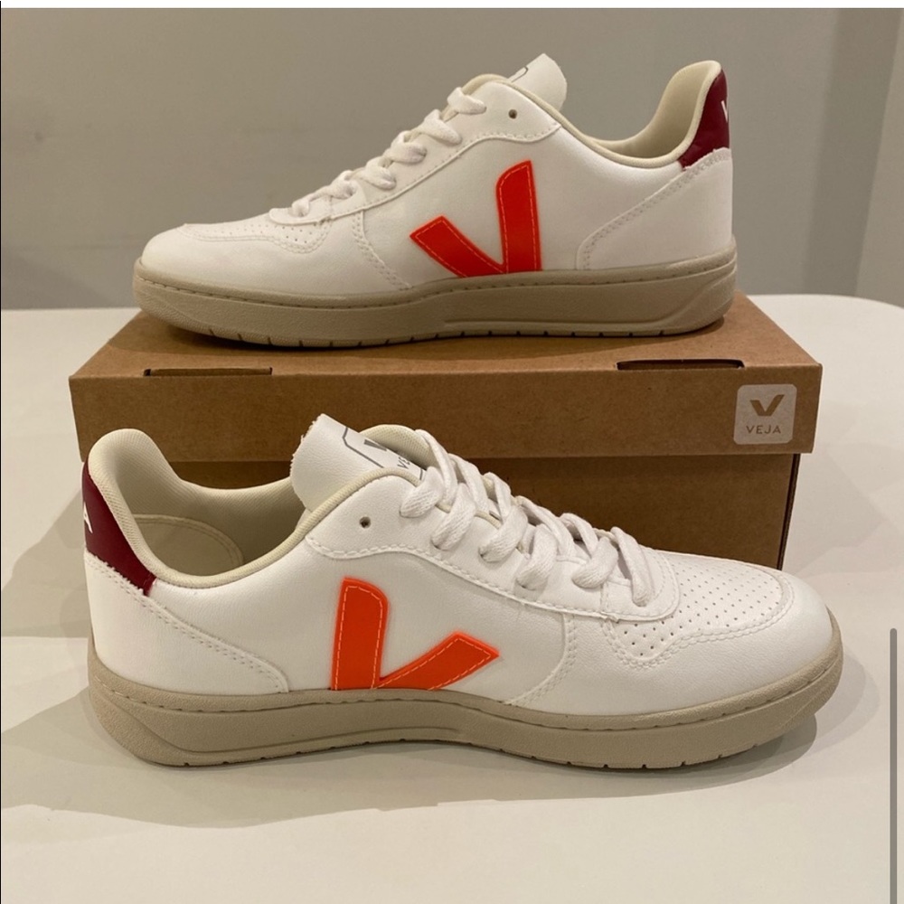 Veja V-10 CWL Sneaker in White/Orange Fluo/Marsala sz 39EU/8US New in Box